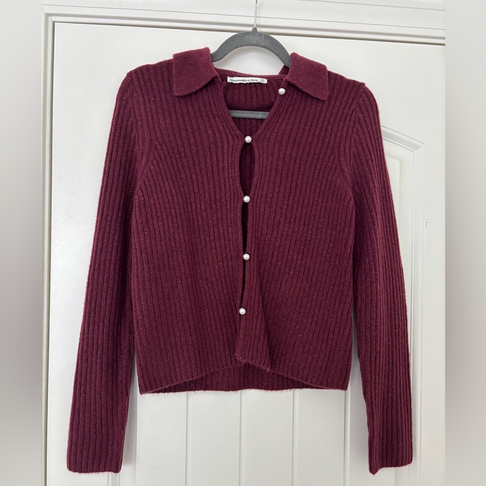 Abercrombie & Fitch Cardigan - Picture 2 of 3